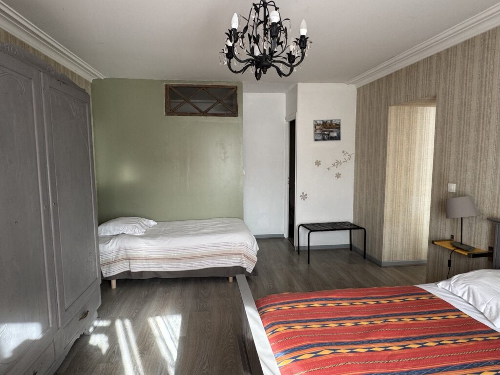 Chambre de 3 personnes -Louise-Topaze